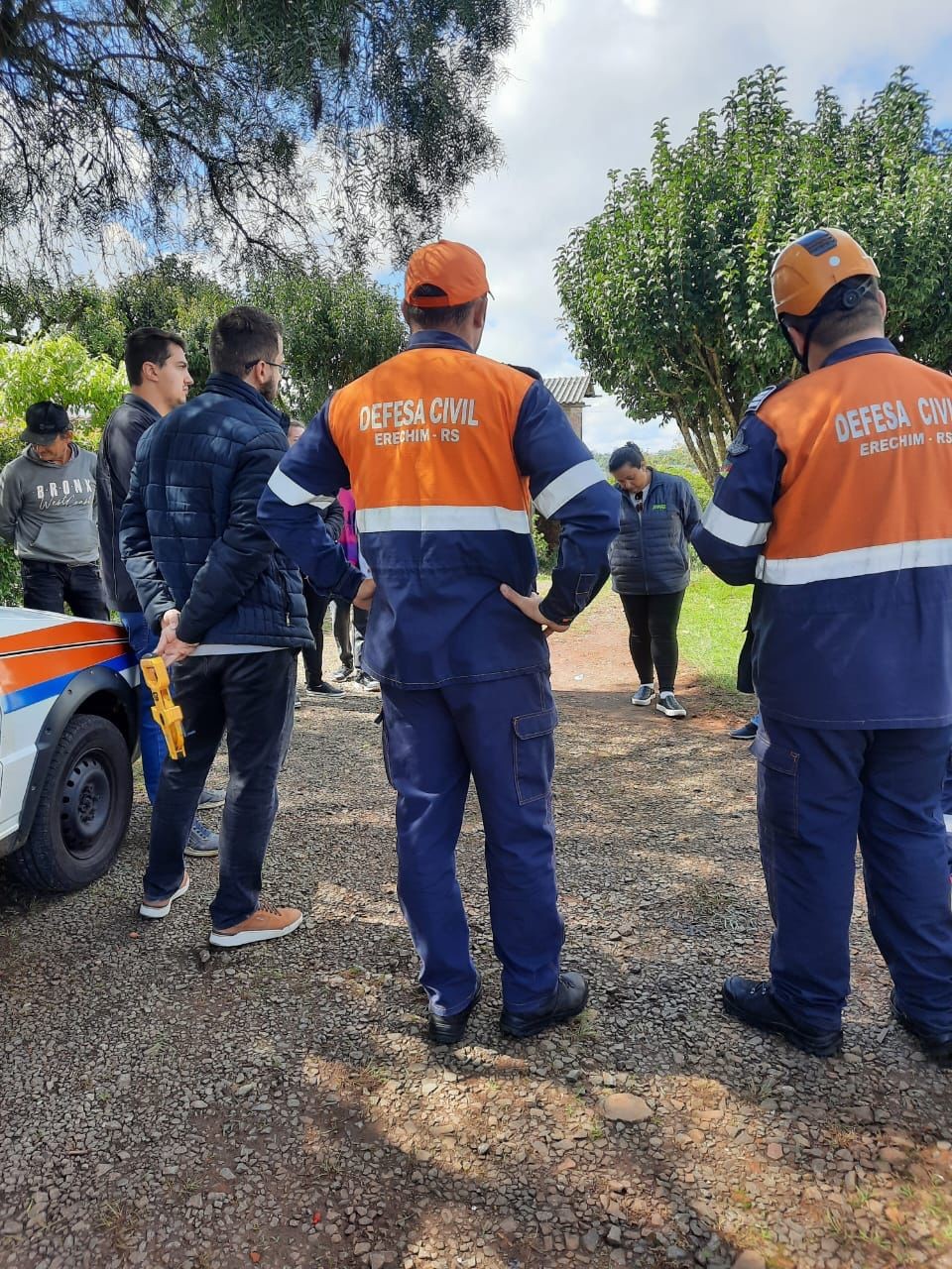 A Defesa Civil Segue A Disposi O Da Popula O Pelo Telefone De