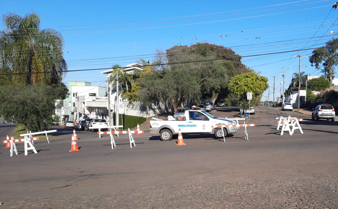  Nova r?tula deve garantir mais seguran?a no entroncamento da Av. Santo Dal Bosco com a Rua Passo Fundo