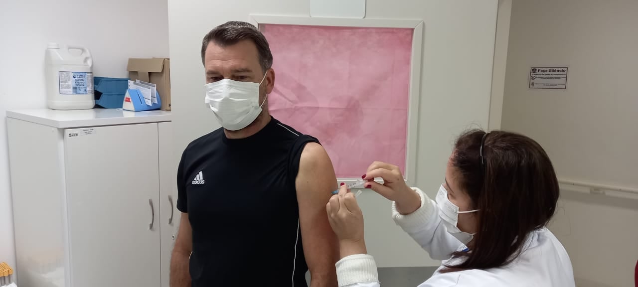 Sabada?o da Vacina??o registra 2.702 pessoas imunizadas contra a Covid-19 em Erechim