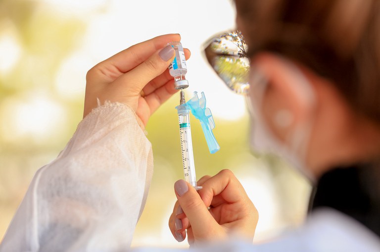  Terceira dose: quem pode e o que precisa para se vacinar 
