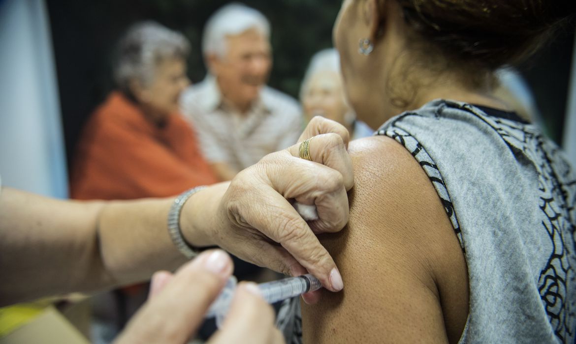  Prefeitura alerta sobre vacina??o contra a Influenza H1N1 