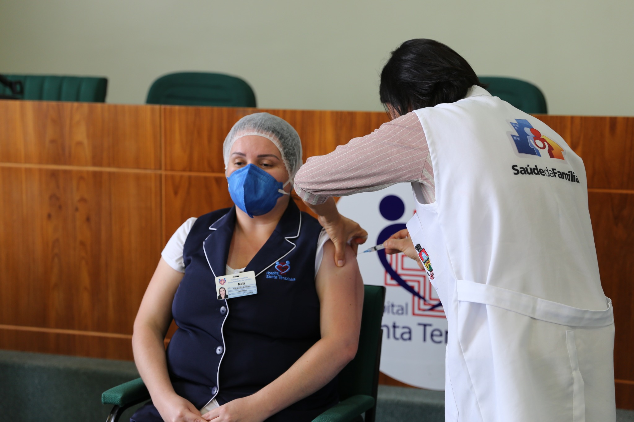  Hospital Santa Terezinha vacina cerca de 600 profissionais