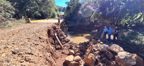 Prefeitura vai recuperar estradas e pontes do interior