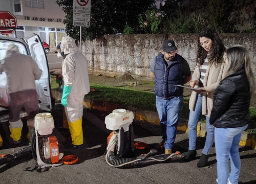 Vigil?ncia Ambiental realiza 2,6 mil desratiza?es e desinsetiza?es de bocas de lobo este ano