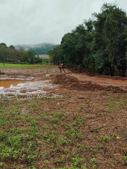 Desobstrução Estrada - Km 14 Dourado