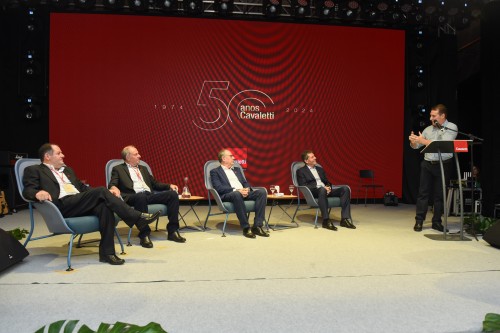 Cavaletti S.A. Cadeiras Profissionais comemora 50 anos presente no mercado nacional e internacional 