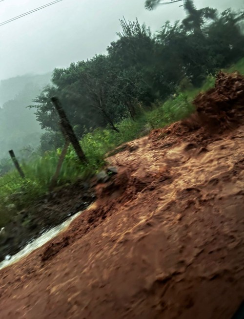 Entupimento e Rompimento Tubulação - Km14 Dourado