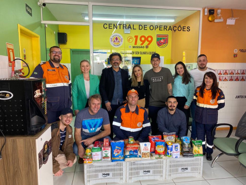 1? Jornada Solid?ria arrecada alimentos e entrega para For?a Volunt?ria Alto Uruguai     