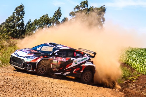 Paraguaios celebram segunda conquista do Rally Erechim