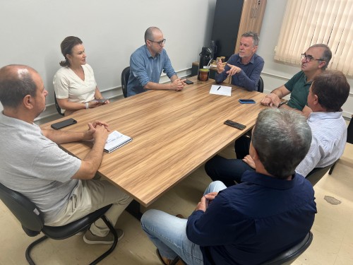 Prefeito Polis visita obras em ginásio no bairro Copas Verdes do programa Meu Bairro Melhor