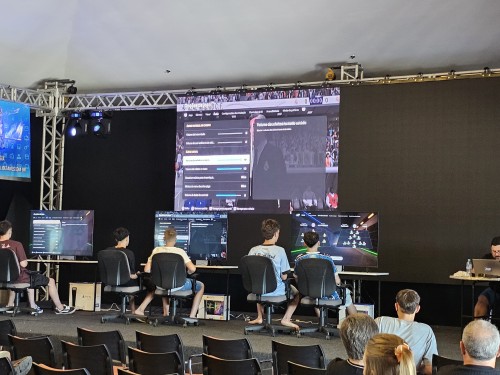 Erechim E-sports Festival reúne mais de 300 competidores na Frinape 2024