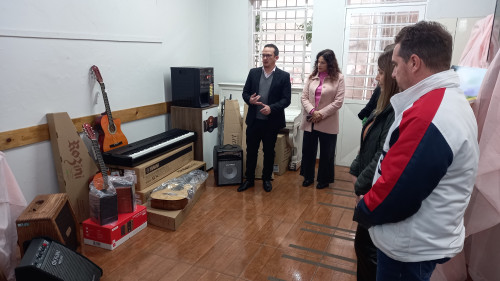 Centro de Belas Artes Osvaldo Engel recebe novos instrumentos 