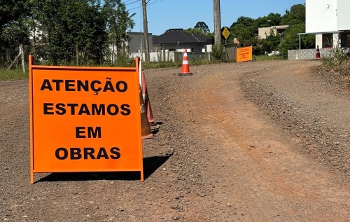 Em obras: prefeitura pede mais aten??o aos motoristas e pedestres que utilizam a avenida Tiradentes 